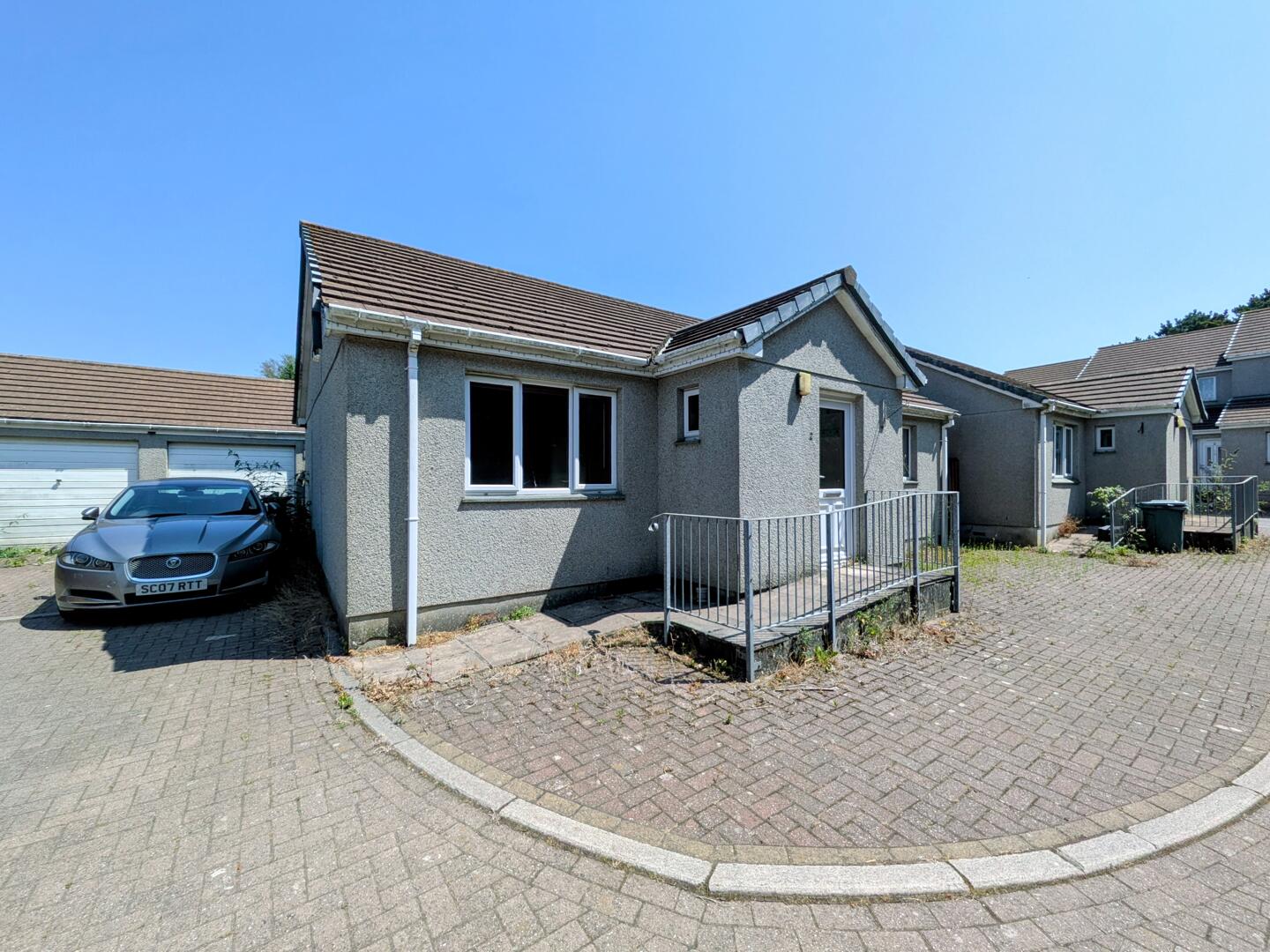 3 bed property in Highburrow Court, Redruth